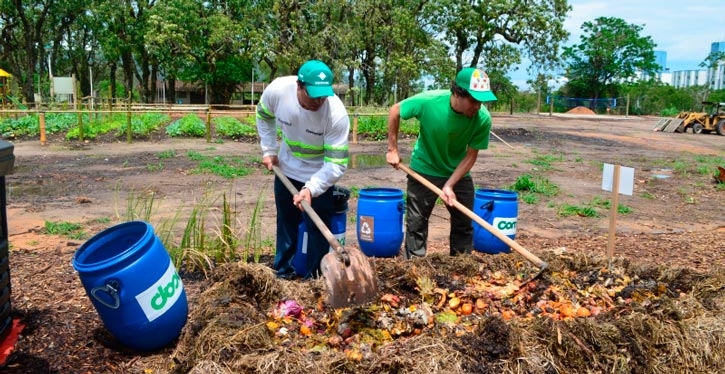 Oficina para valorização de resíduos orgânicos promovida pela Comcap no Jardim Botânico de Florianópolis (Foto/divulgação: Adriana Baldissarelli)